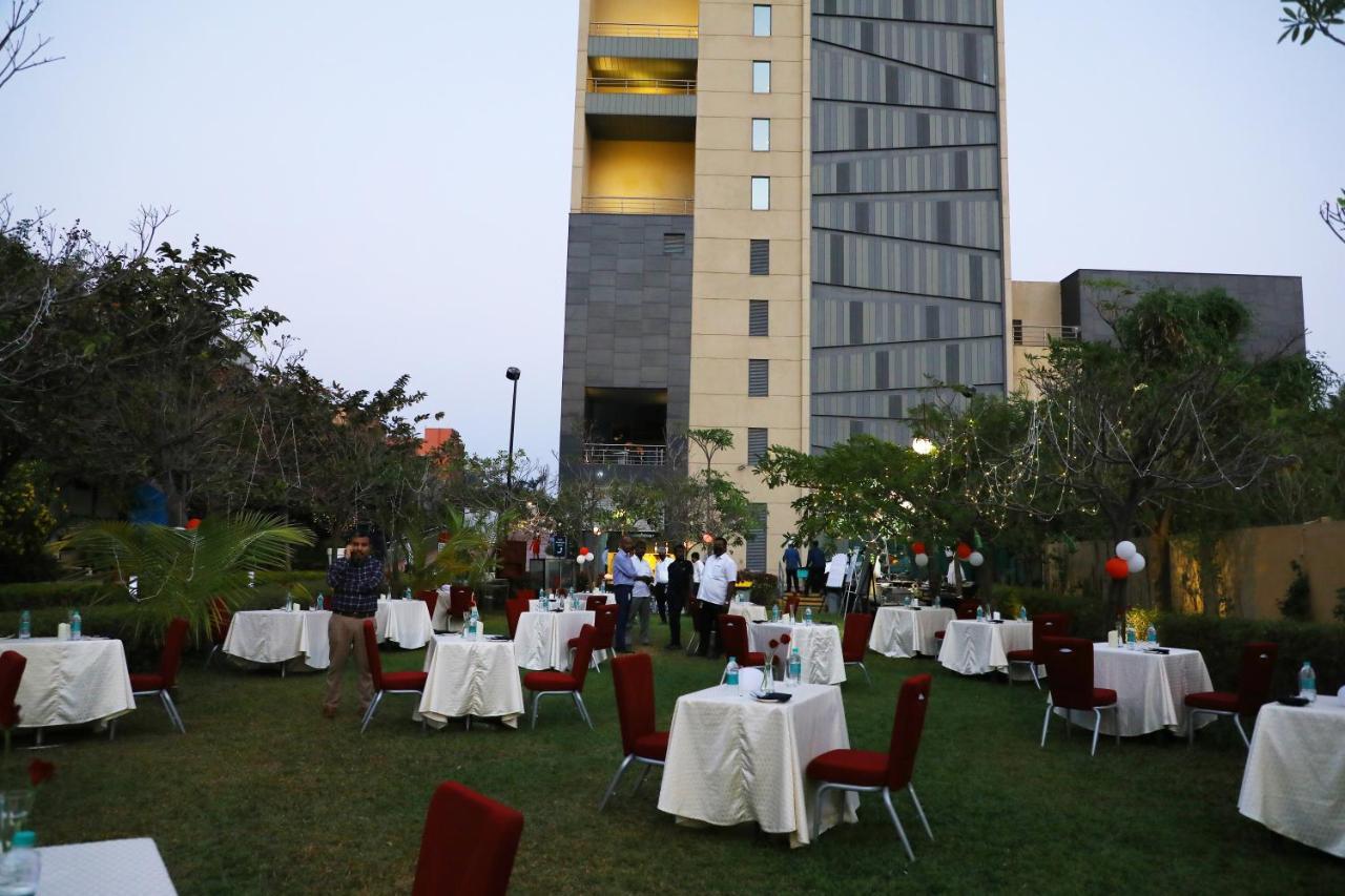 Novotel Chennai Omr Exterior photo