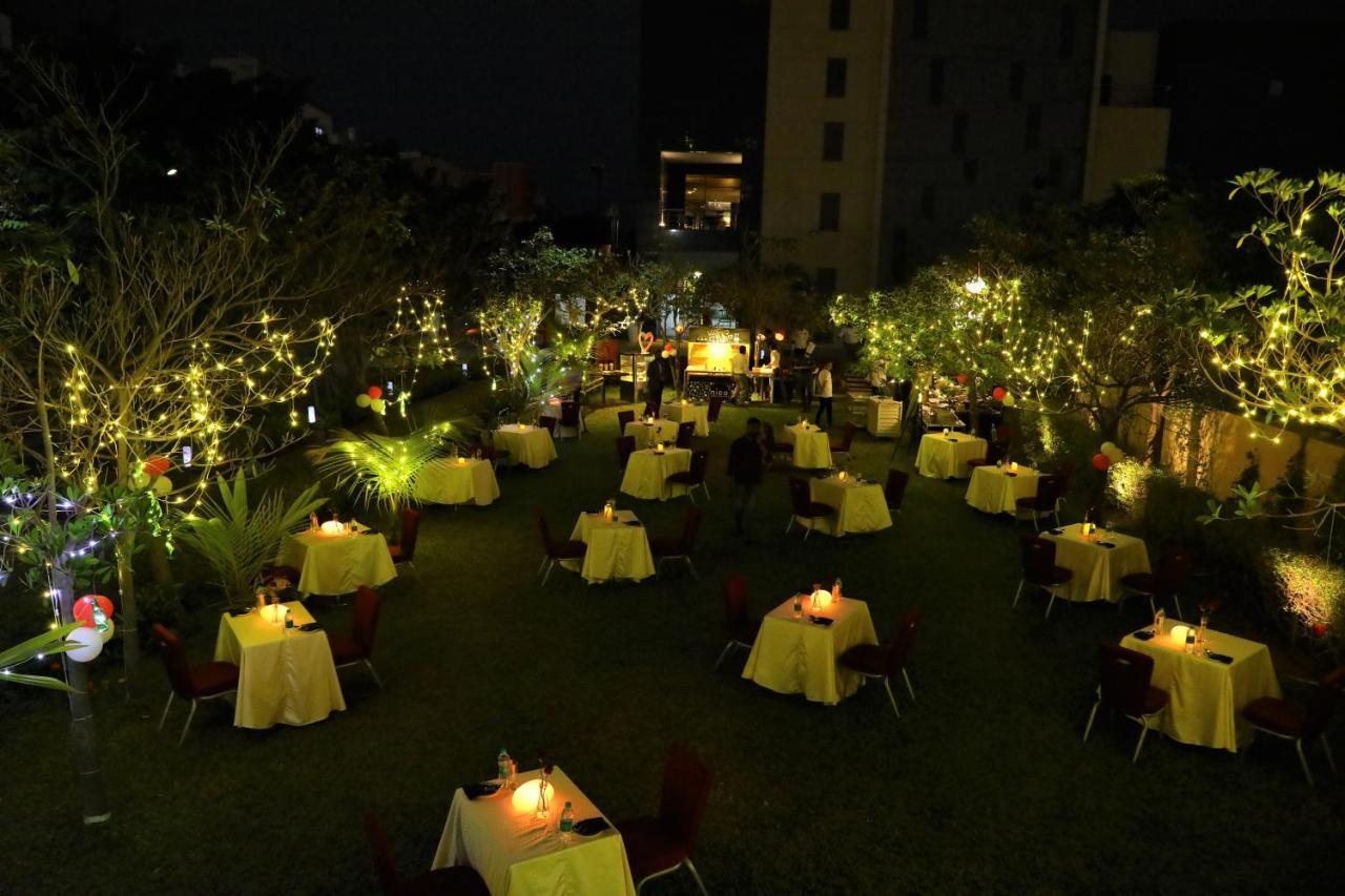 Novotel Chennai Omr Exterior photo